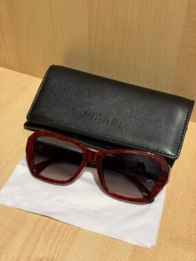 Chanel Red Tweed & Zipper motif glasses